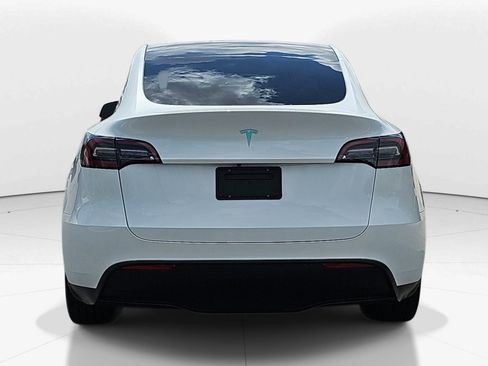 Used 2023 Tesla Model Y Long Range AWD/4WD image 5