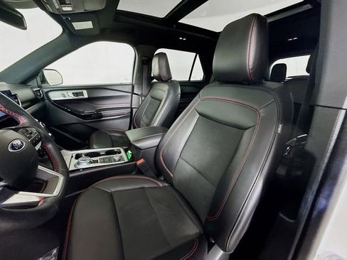 Certified 2023 Ford Explorer ST-Line w/ Class IV Trailer Tow Package image 23
