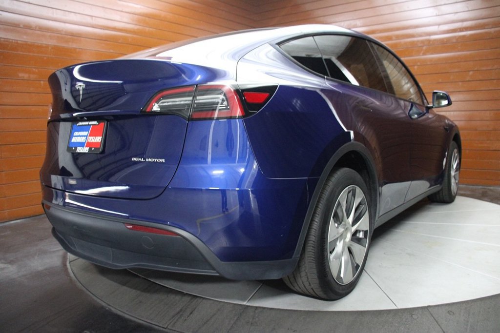 Used 2023 Tesla Model Y Long Range AWD/4WD image 5