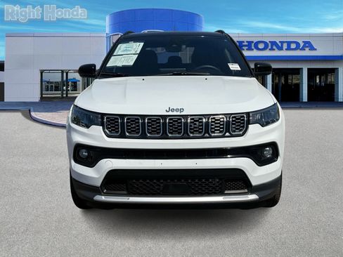 Used 2025 Jeep Compass Limited image 5