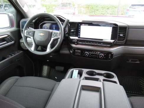 Used 2025 Chevrolet Silverado 1500 LT image 14