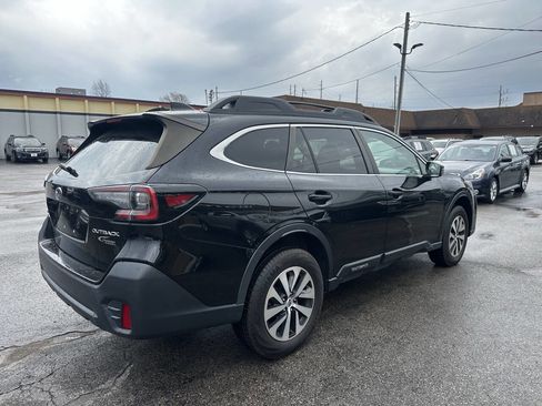 Used 2022 Subaru Outback Premium AWD/4WD image 2