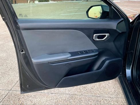 Certified 2025 Kia K4 LX image 27