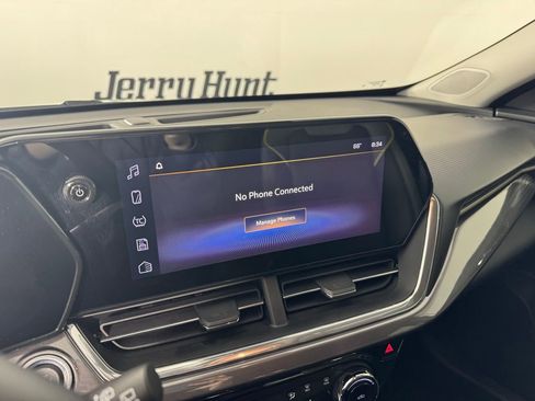 Used 2025 Chevrolet Trax ACTIV w/ Driver Confidence Package image 17