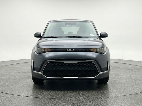 Used 2025 Kia Soul LX w/ LX Technology Package image 2