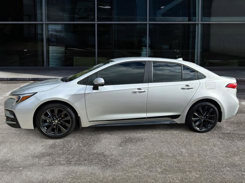 Used 2025 Toyota Corolla SE image 4