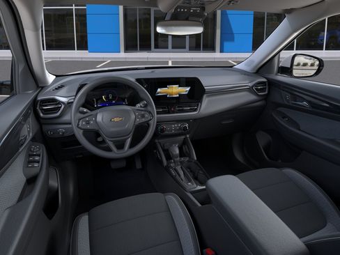 New 2026 Chevrolet TrailBlazer LT w/ Driver Confidence Package FWD image 15