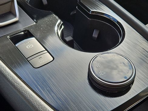 Certified 2023 Nissan Rogue SV image 22