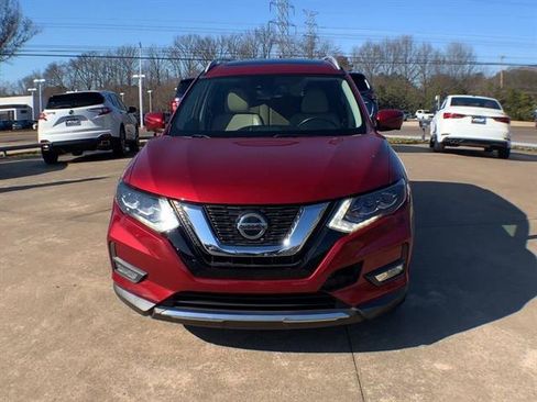 Used 2018 Nissan Rogue SL w/ Premium Package image 3