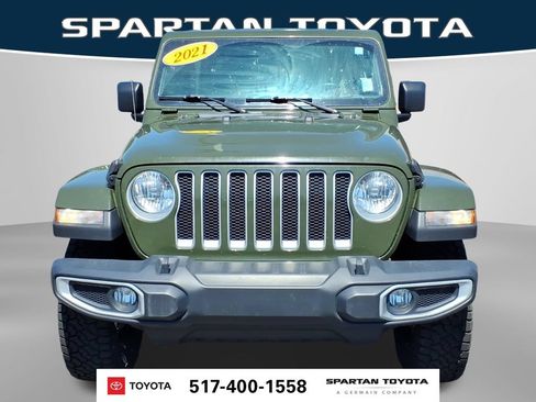 Used 2021 Jeep Wrangler Unlimited Sahara w/ Uconnect 4C Nav & Sound Group AWD/4WD image 3