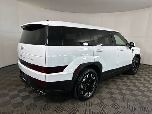 Used 2024 Hyundai Santa Fe SE image 3