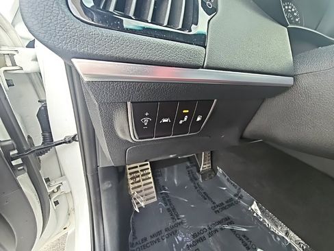 Used 2019 Kia Stinger GT1 image 17