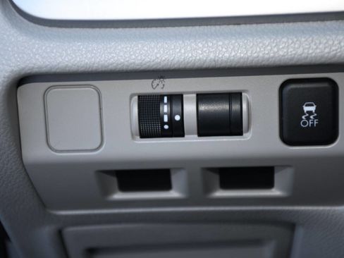 Used 2017 Subaru Forester 2.5i w/ Alloy Wheel Package image 27