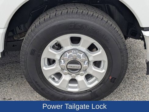 Certified 2023 Ford F250 XL w/ XL Chrome Package image 12