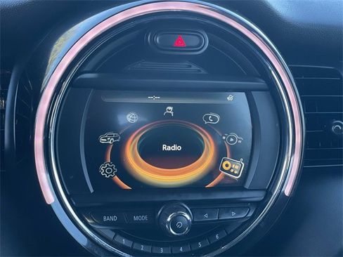 Used 2018 MINI Cooper S image 13