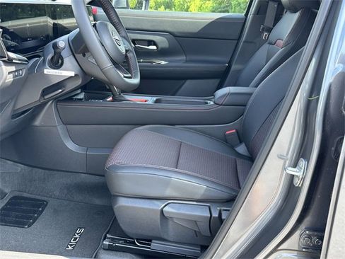 New 2025 Nissan Kicks SR image 10