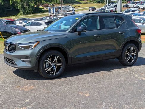 Used 2026 Volvo XC40 B5 Core AWD/4WD image 8