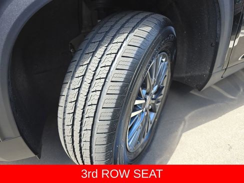 Used 2024 Chevrolet Traverse LT FWD image 32