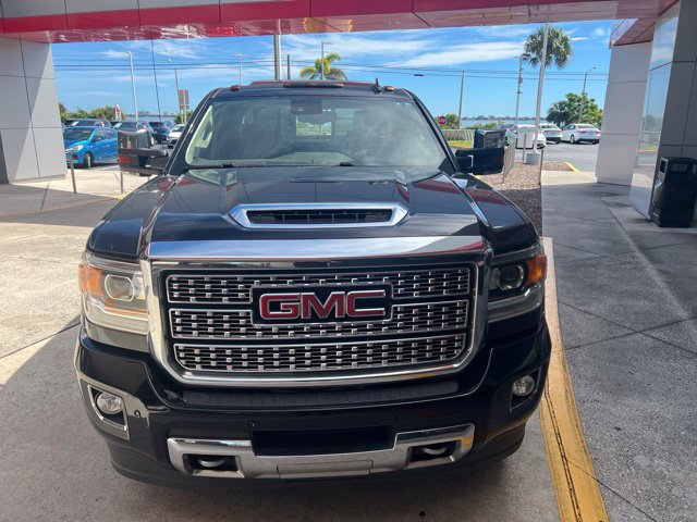 Used 2019 GMC Sierra 3500 Denali w/ Duramax Plus Package AWD/4WD image 3
