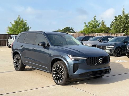 New 2026 Volvo XC90 B6 Ultra w/ Lounge Package AWD/4WD image 3