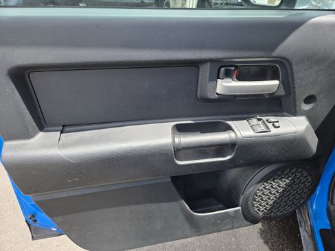 Used 2007 Toyota FJ Cruiser 2WD image 5