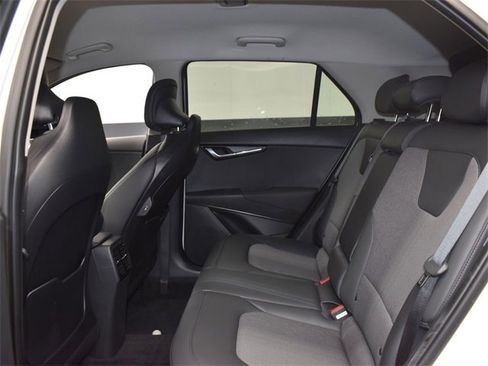 Used 2025 Kia Niro EX image 10