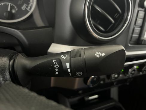 Used 2016 Toyota Tacoma SR5 AWD/4WD image 66