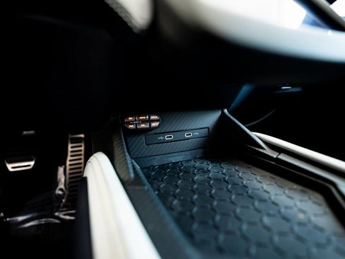 Used 2024 Lamborghini Revuelto image 46