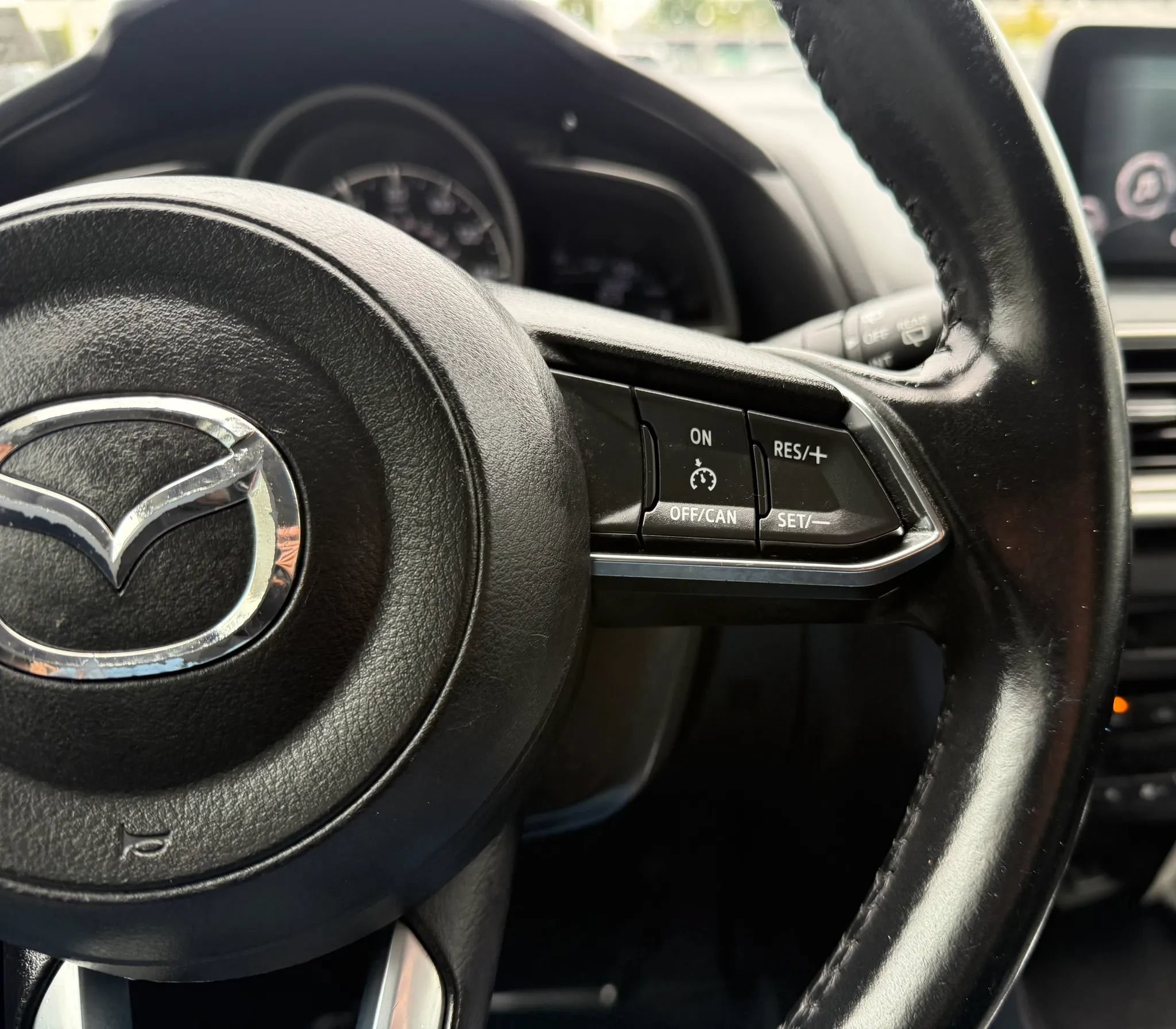 Used 2018 MAZDA MAZDA3 Touring FWD image 14