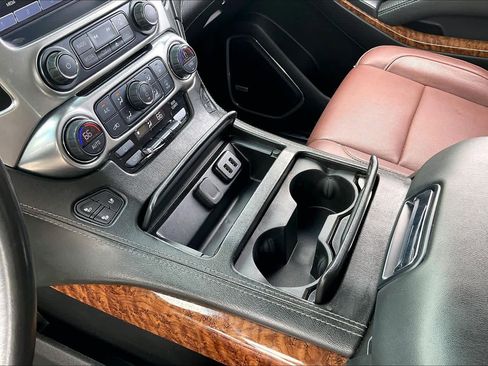 Used 2020 Chevrolet Tahoe Premier w/ Premier Plus Edition image 32