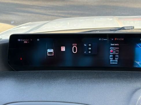 Used 2025 Ford Expedition Active image 17