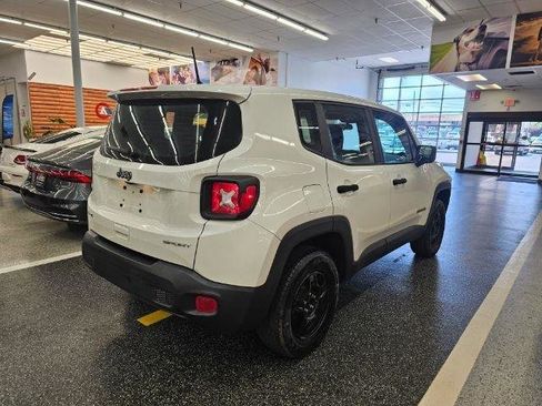 Used 2020 Jeep Renegade Sport image 4