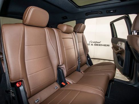 Used 2025 Mercedes-Benz GLS 450 4MATIC image 15