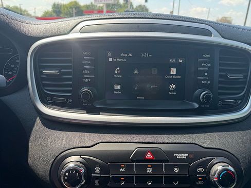 Used 2020 Kia Sorento LX FWD image 12