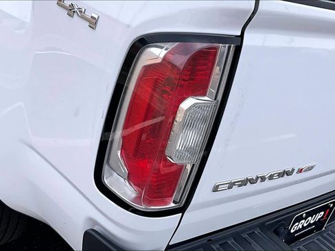 Used 2017 GMC Canyon SLT w/ Driver Alert Package image 27