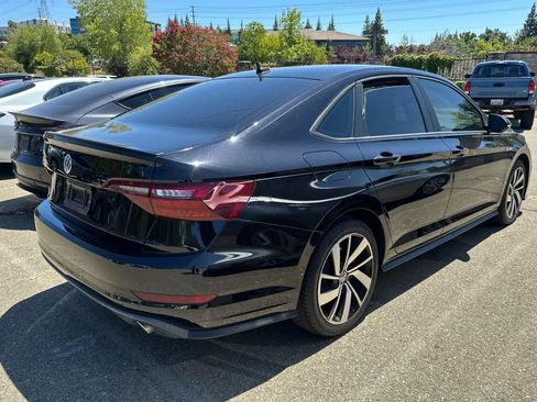 Used 2021 Volkswagen Jetta GLI FWD image 2
