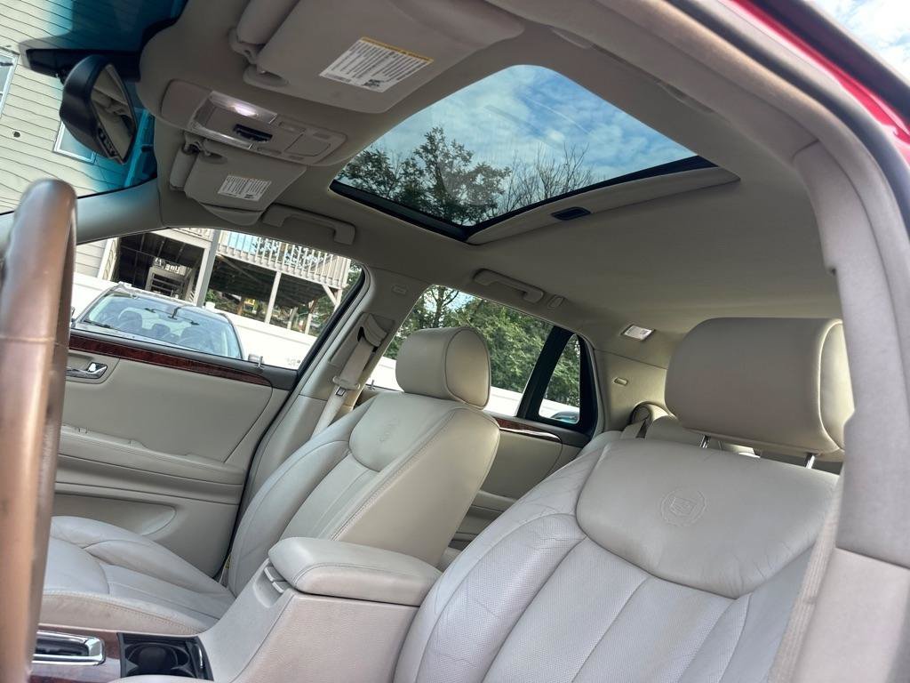 Used 2006 Cadillac DTS w/ Trunk Convenience Package FWD image 18