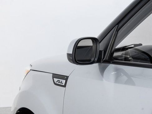Used 2017 Kia Soul + image 34