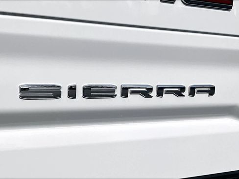 Used 2023 GMC Sierra 1500 AT4 image 10