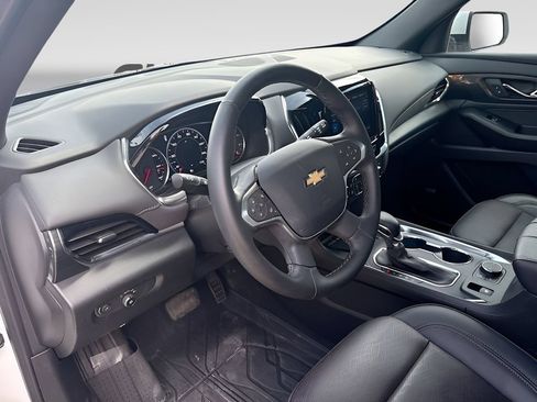 Used 2023 Chevrolet Traverse High Country w/ LPO, Floor Liner Package FWD image 9