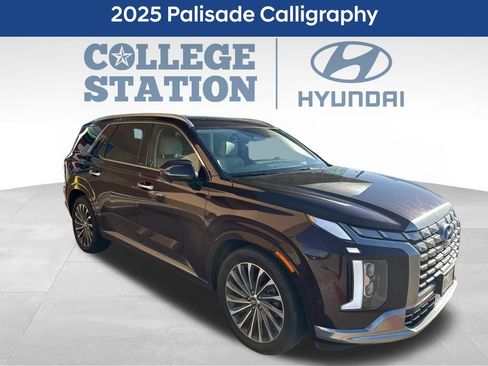 Used 2025 Hyundai Palisade Calligraphy image 1