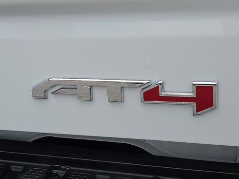 Used 2025 GMC Sierra 1500 AT4 AWD/4WD image 9