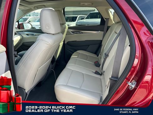 Used 2025 Cadillac XT5 Premium Luxury image 11