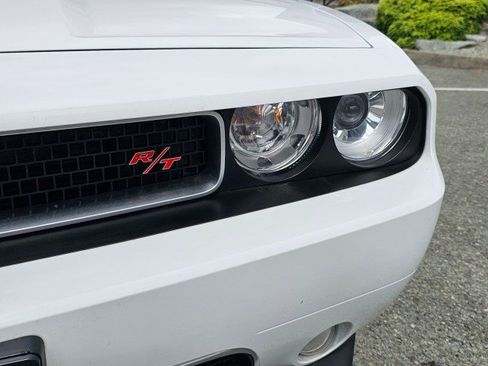Used 2014 Dodge Challenger R/T image 9