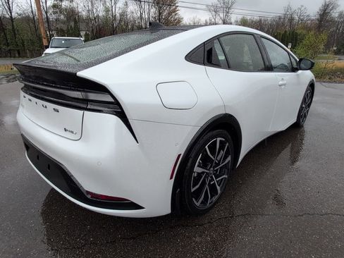 Used 2026 Toyota Prius Plug-In Hybrid w/ Limited Premium Package FWD image 7