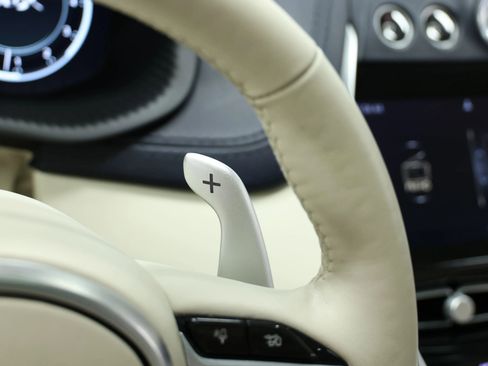 Used 2021 Aston Martin DBX AWD/4WD image 27