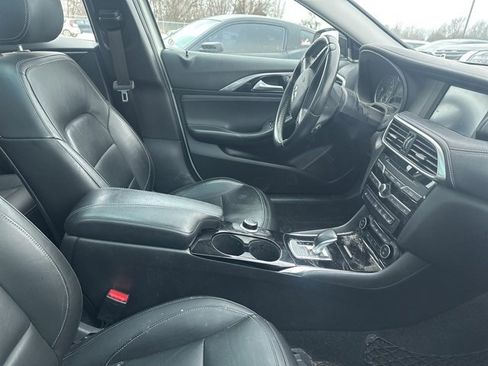 Used 2018 INFINITI QX30 AWD image 4