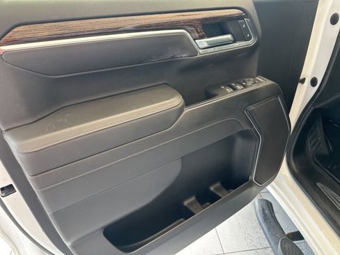 Used 2022 GMC Sierra 1500 SLE image 9