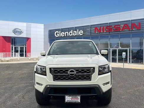 Certified 2022 Nissan Frontier SV w/ Technology Package AWD/4WD image 2