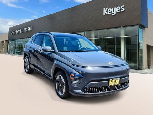 Certified 2024 Hyundai Kona Limited FWD image 3